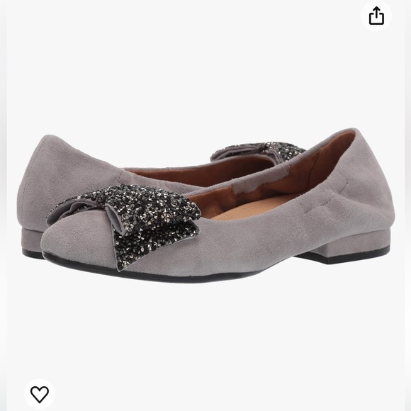 Aerosoles Women's Hang Out Closed Toe Flat Black with Rhinestone Bow size:8.5 - Picture 3 of 4